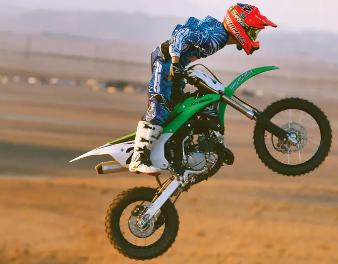 smøre Normal Gøre klart MXA'S 2014 KAWASAKI KX85 MOTOCROSS TEST: KAWASAKI IS STEPPING UP IN THE  MINI CLASS TO MEET THE CHALLENGE POSED BY KTM - Motocross Action Magazine