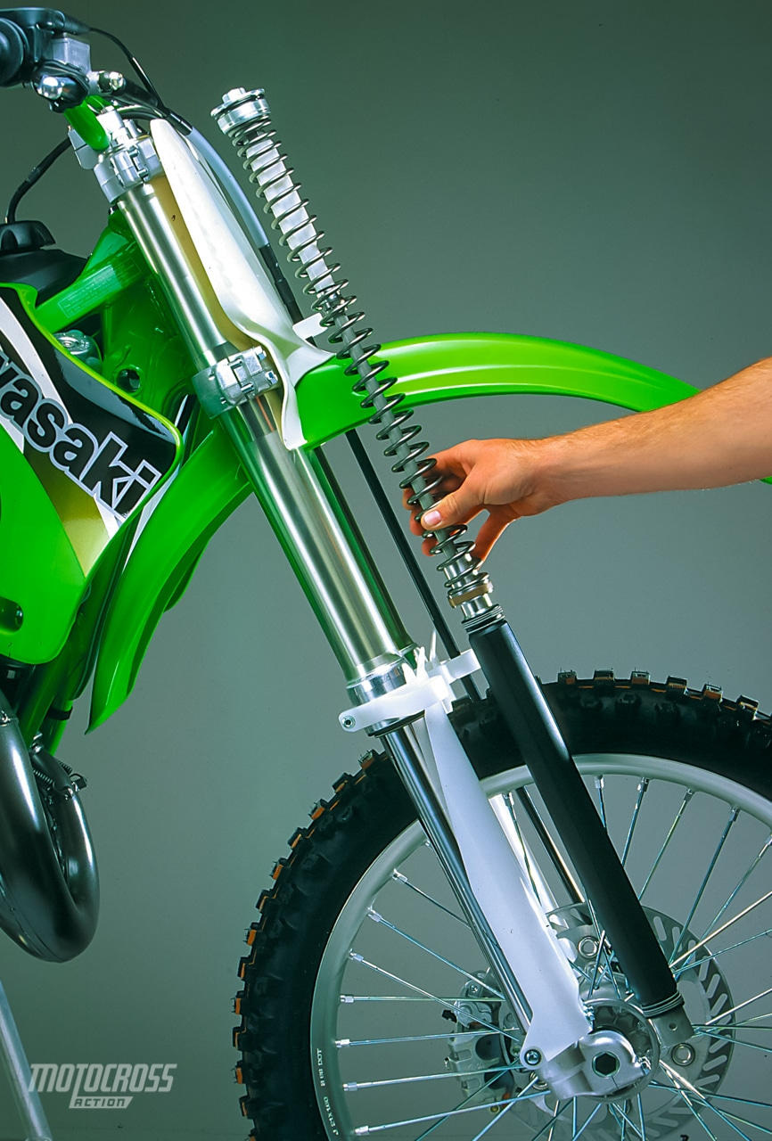 TWO-STROKE TUESDAY 2000 KAWASAKI KX125 - Motocross Action Magazine