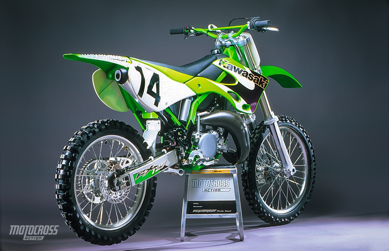 Two Stroke Tuesday 01 Kawasaki Kx125 Complete Test Motocross Action Magazine