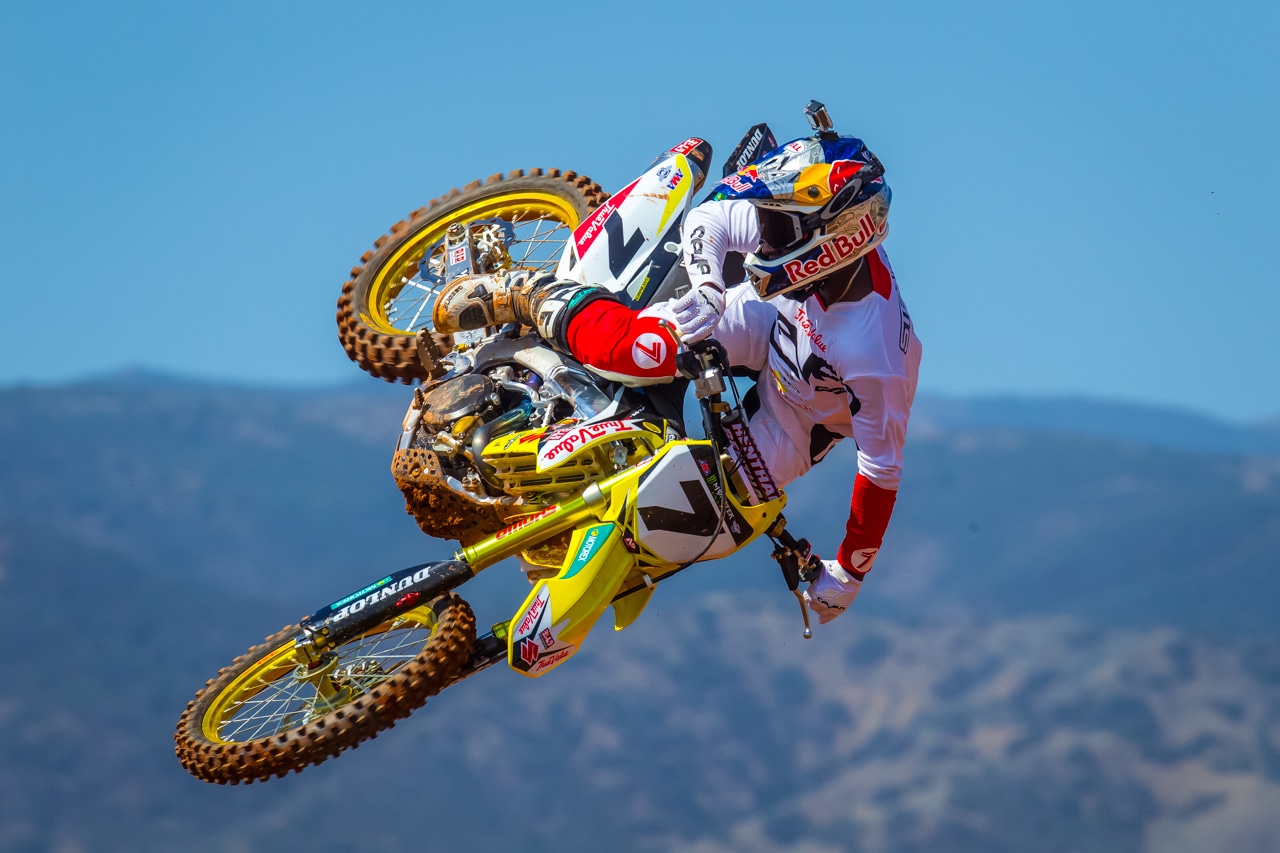 En action. James Stewart Motocross. Джеймс Стюарт супер мотокросс. Мотокросс Стюарт Джеймс фото. Бубба мотокросс.