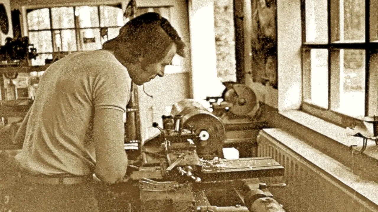 WAAR MOTOCROSS BEGON DOOR ROGER DeCOSTER - Motocross Action Magazine, image size:1280x720