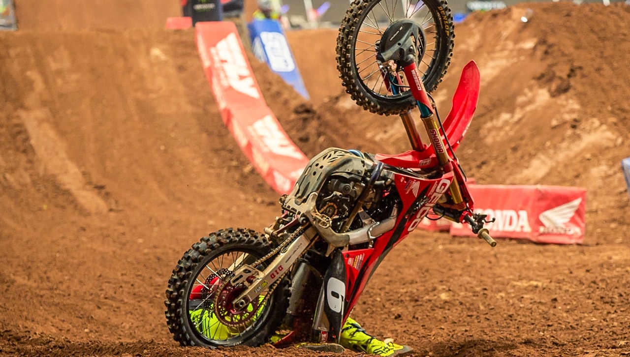 Реклама игры крэш. Crash ps2. Клава кока краш клип. Car crash simulator. Краш 2020.