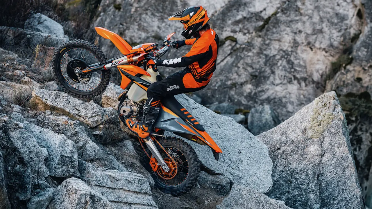 FIRST LOOK! 2021 KTM OFF-ROAD MODELS FROM FUEL-INJECTED TWO-STROKES TO  STREET LEGAL OFF-ROADERS - Motocross Action Magazine