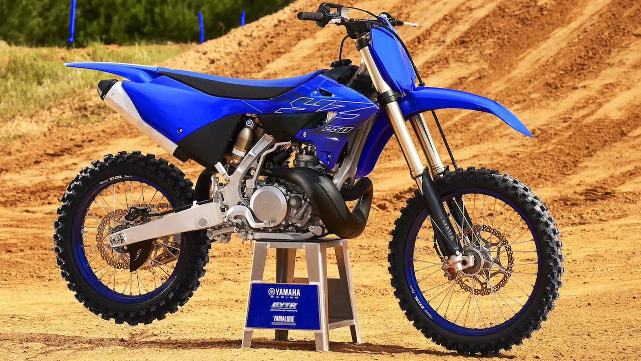 FIRST LOOK! 2022 YAMAHA YZ250 TWO-STROKE GETS A LONG AWAITED