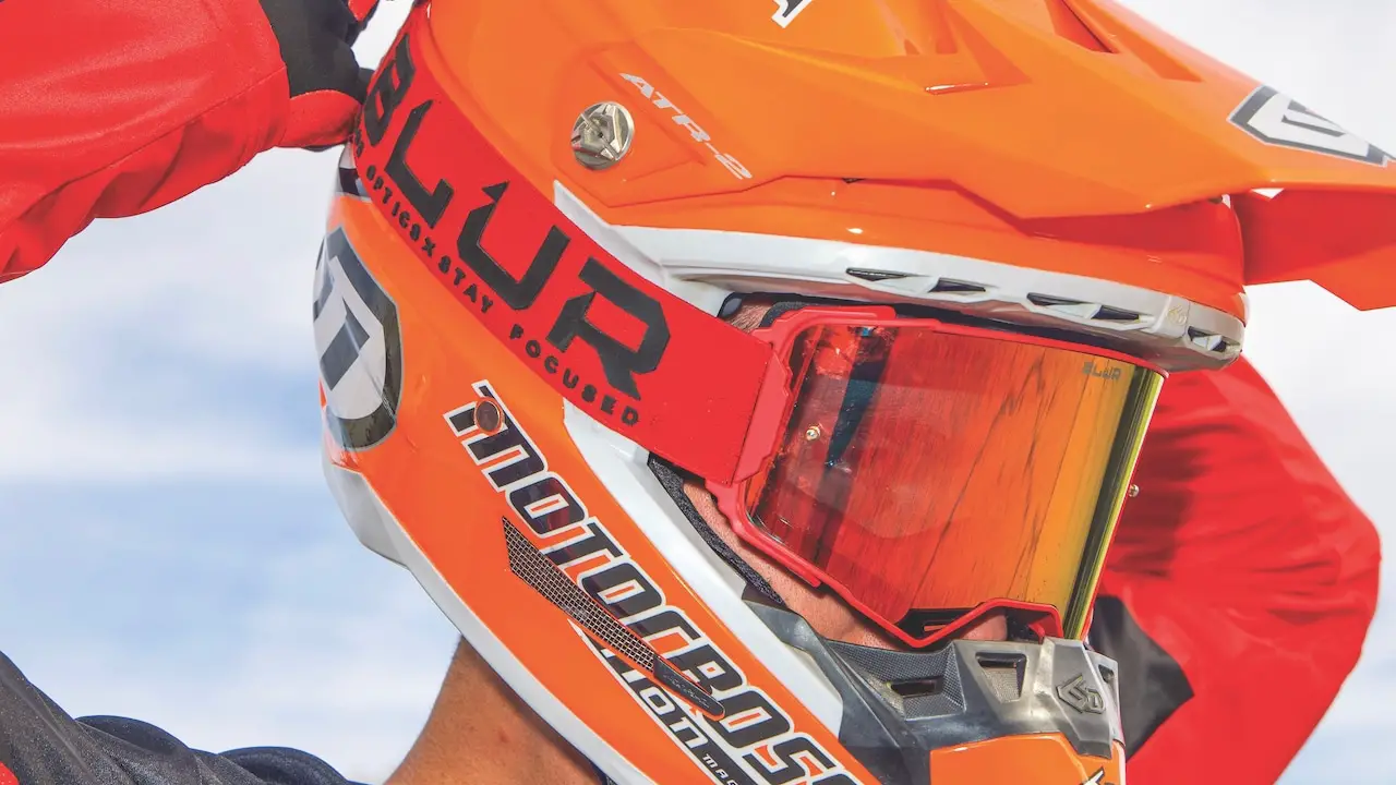 EQUIPO MXA PROBADO: GAFAS MAGNÉTICAS BLUR B-60 - Revista Motocross Action
