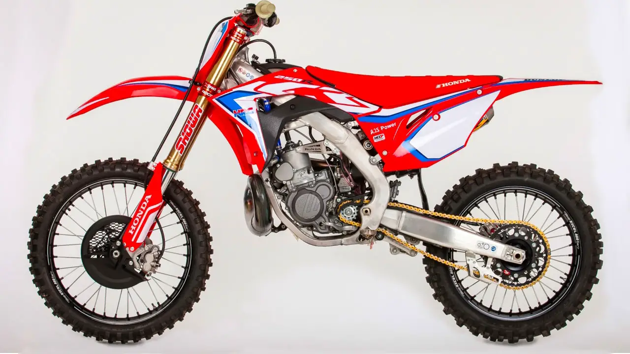 ホンダシャーシに詰め込まれたKTM 250SXエンジン-モトクロス