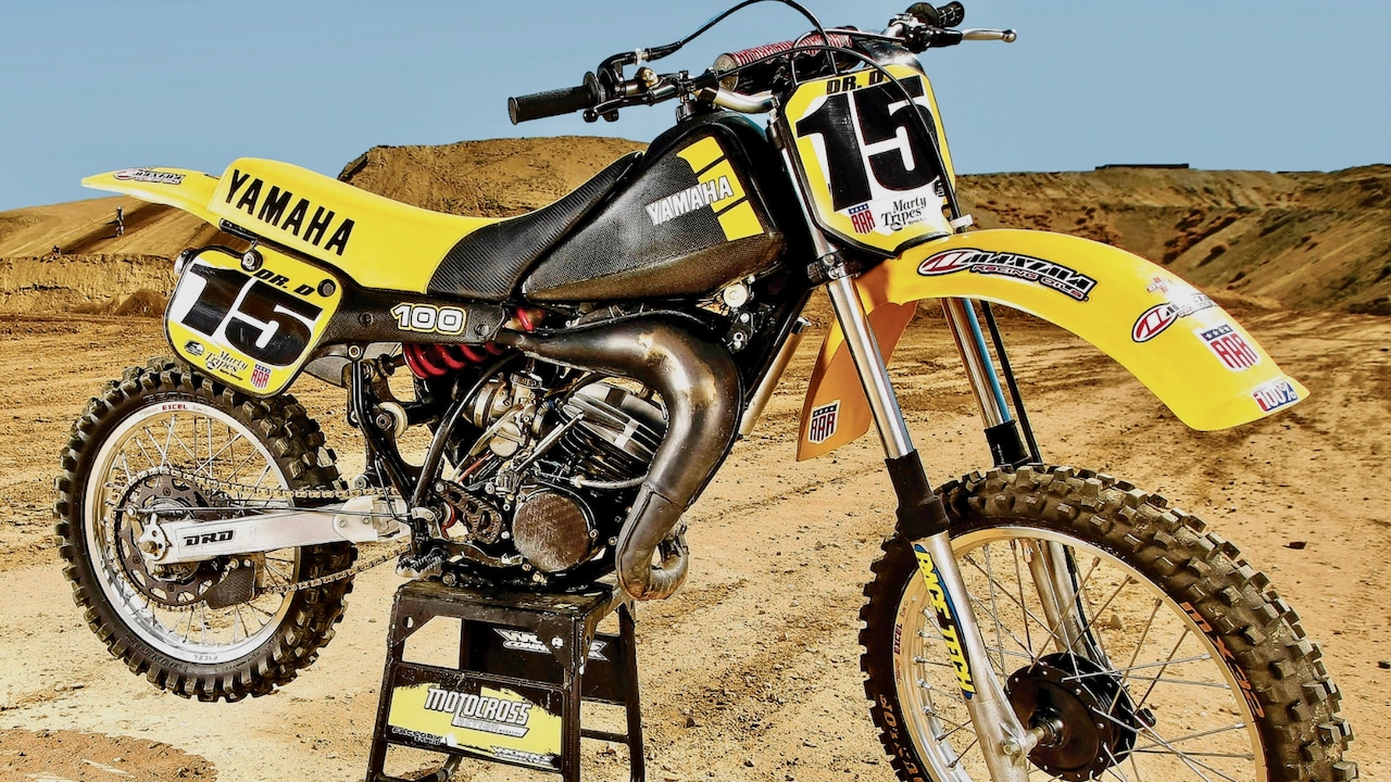 TEST RÉTRO MXA : ON ESSAIE LA YAMAHA YZ100 DE 1983 DE DOUG DUBACH