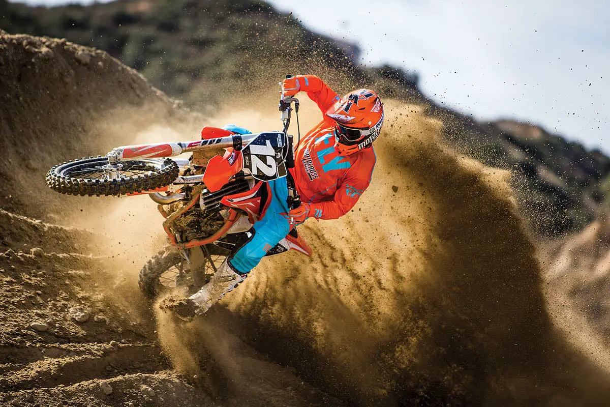 how much does a professional motocross racer make