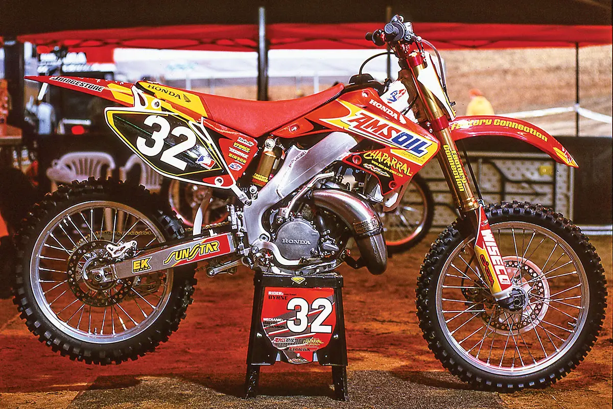 MXAレトロテスト：マイケルバーンの2003年ホンダCR125に乗る