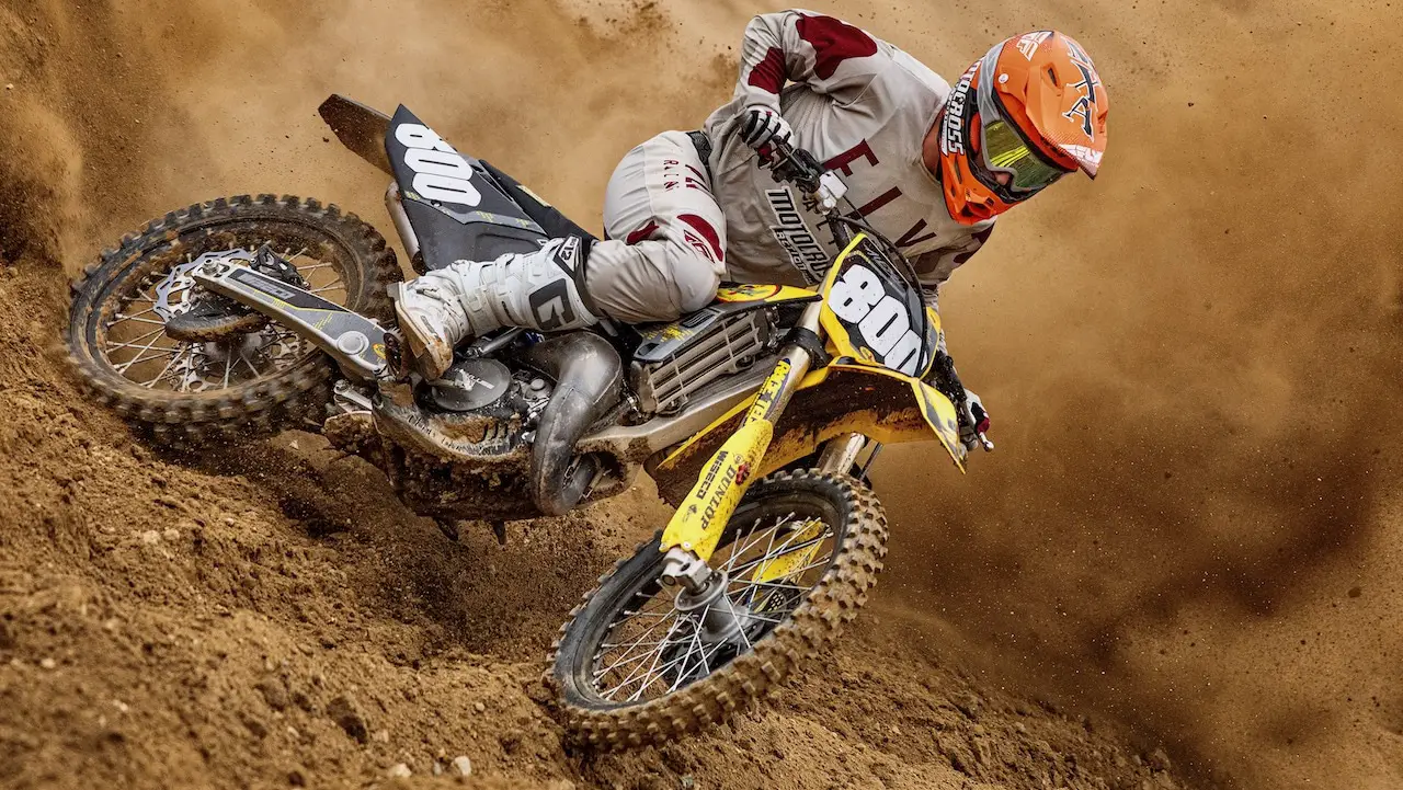 MX1  Vídeo: Teste da Yamaha YZ325 2 Tempos de Mike Alessi